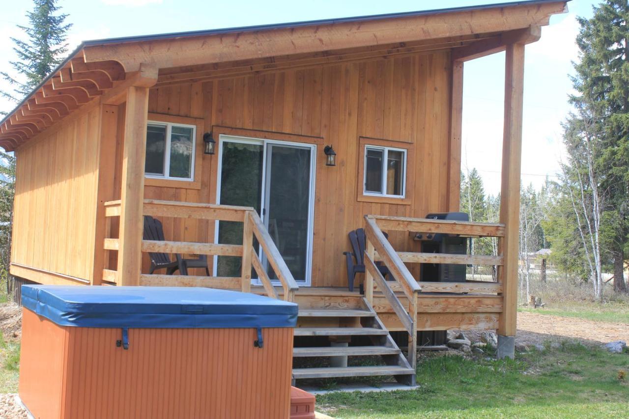 Kicking Horse Kabins Golden Exterior photo