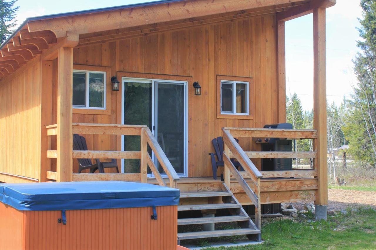 Kicking Horse Kabins Golden Exterior photo