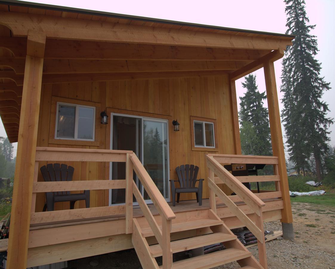 Kicking Horse Kabins Golden Exterior photo