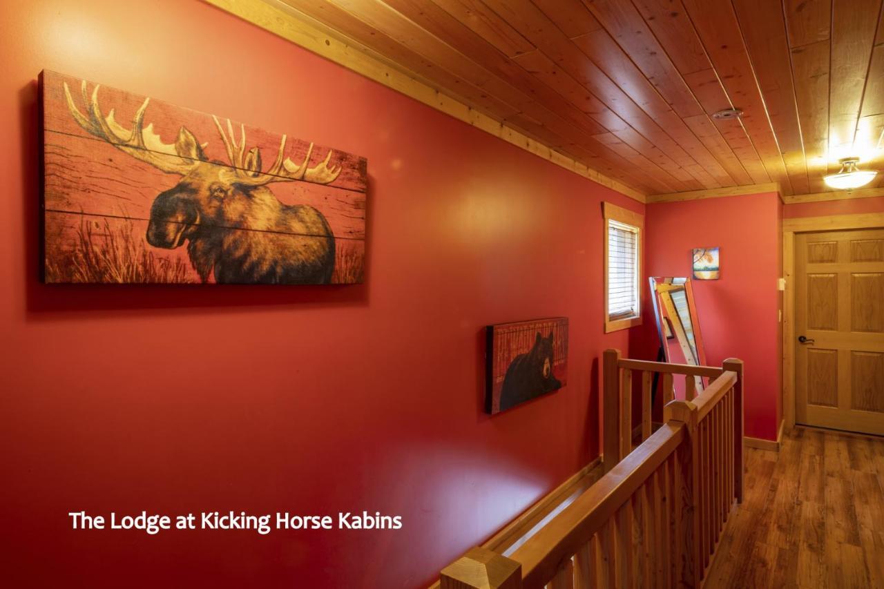 Kicking Horse Kabins Golden Exterior photo