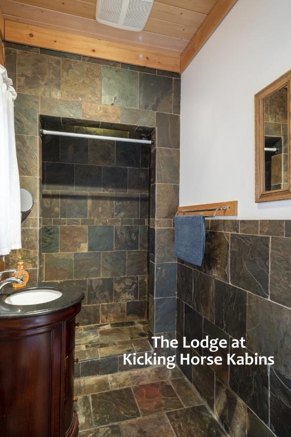 Kicking Horse Kabins Golden Exterior photo