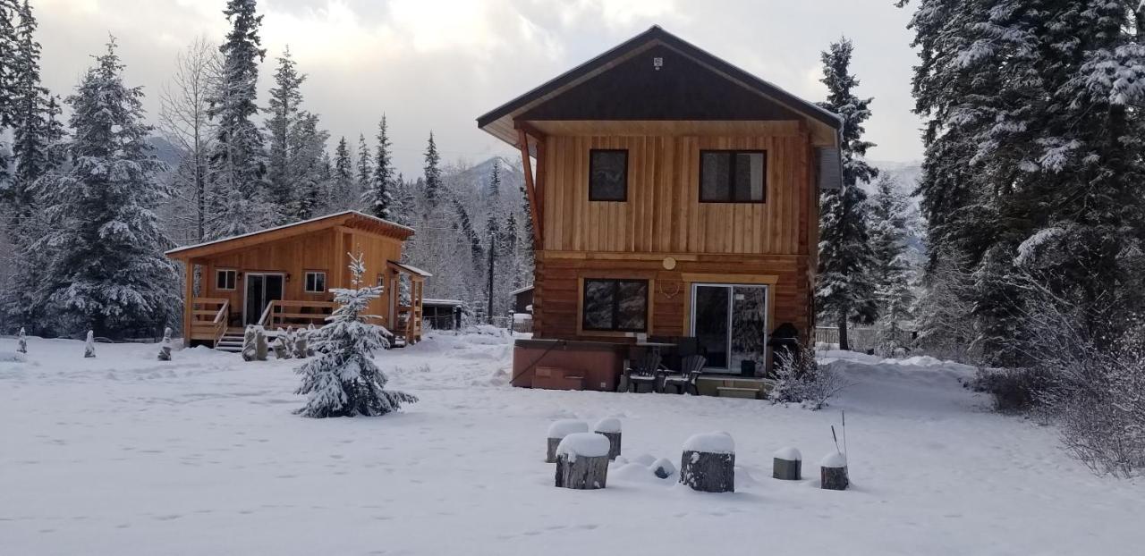 Kicking Horse Kabins Golden Exterior photo