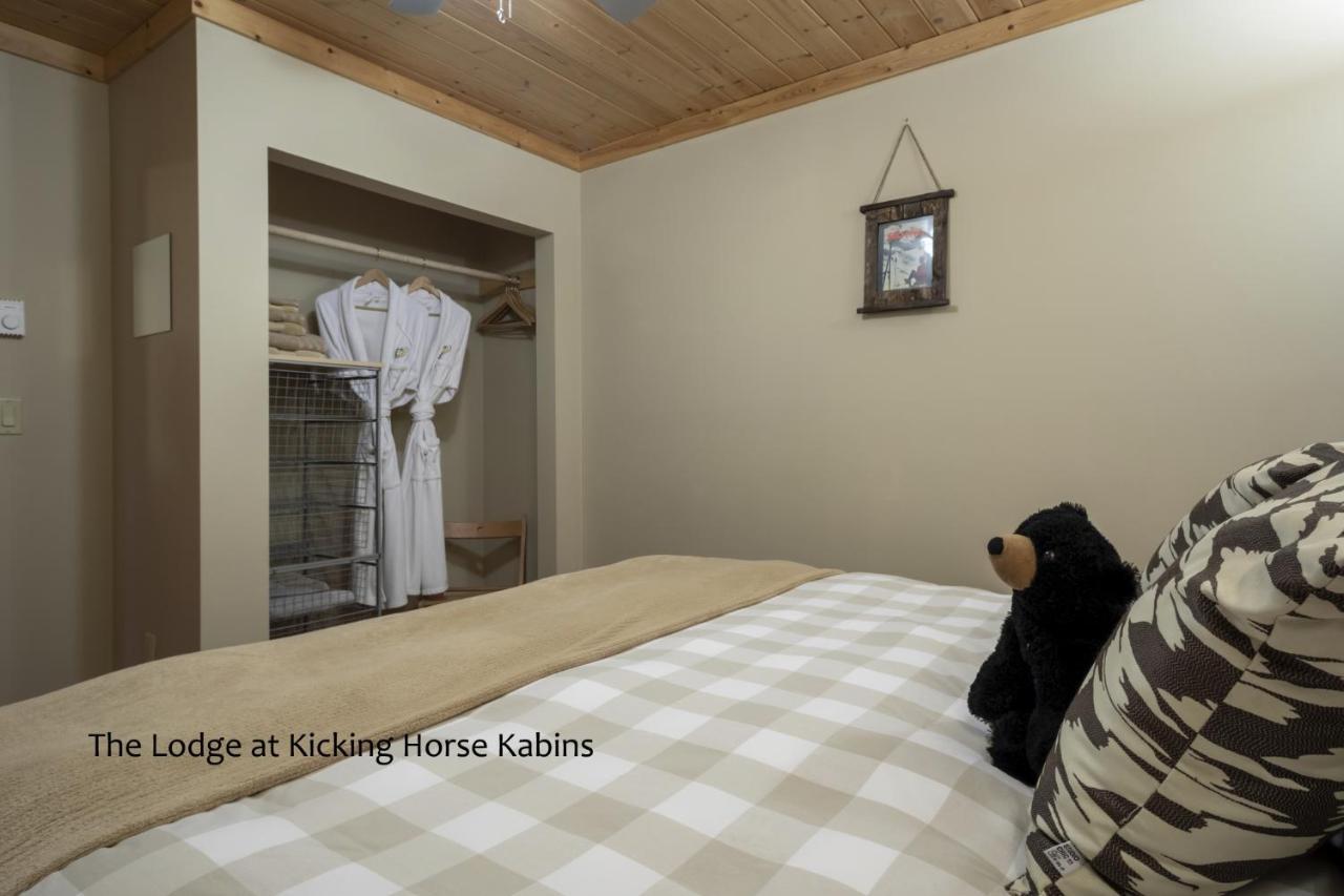 Kicking Horse Kabins Golden Exterior photo